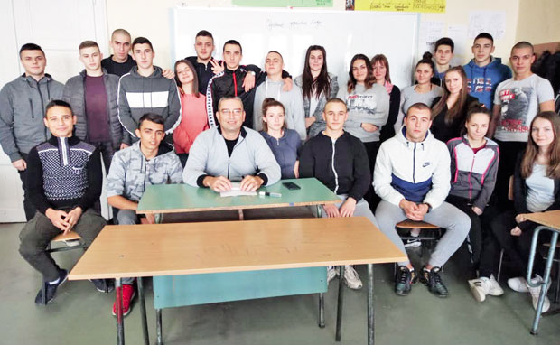 Славољуб голорук савладао до зуба наоружаног отмичара: Не постоји оцена за храброст професорa
