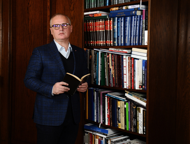 Лажна елита мисли да све може да се купи: Горан Весић о политичким и градским темама