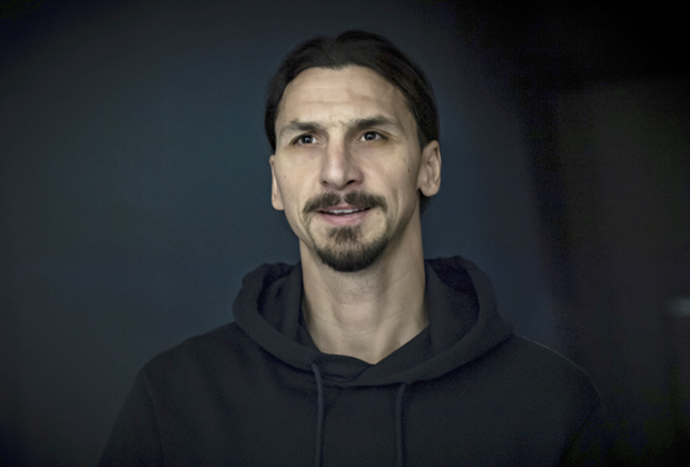 Нису му опростили издају: Срушена Ибрахимовићева статуа у Малмеу (ФОТО)