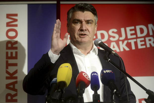 „Нико до сада није оспорио Туђманово постављање бисте заслужних Хрвата, осим Колинде, то сада треба исправити: Да ли ће Милановић вратити бисту Тита на Пантовчак?