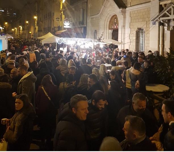 Мислима смо са свом својом православном браћом, а посебно са браћом у Црној Гори: Верници у Паризу обележавају најрадоснији хришћански празник 