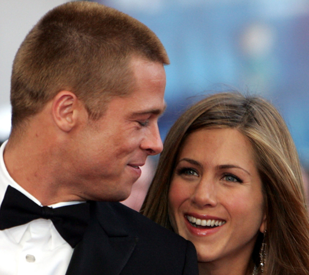 На додели Златног глобуса требало да обелодане да ли су поново у вези: Откривена истина о односу Џенифер и Бреда (ВИДЕО)