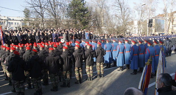 Орило се “Пукни зоро” улицама Бањалуке: Углас запевали и полиција и грађани (ВИДЕО)