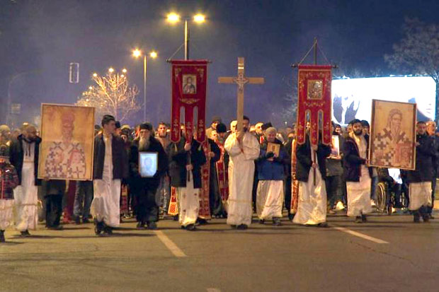 Црна Гора не да светиње: У литији кроз Подгорицу више хиљада грађана, Пљевљаци одлучни у вери и на минус 10! (ФОТО)