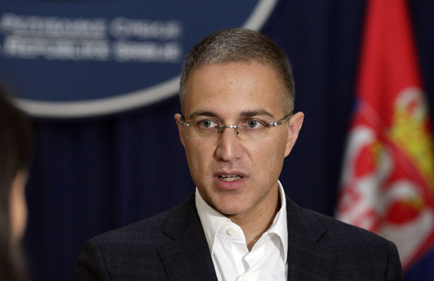 Шпијунка: Качкет Небојше Стефановића као маска
