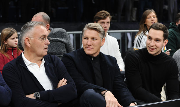 Швајнштајгер бодрио Партизан и проговорио српски: Прослављени фудбалер одушевио навијаче (ВИДЕО)