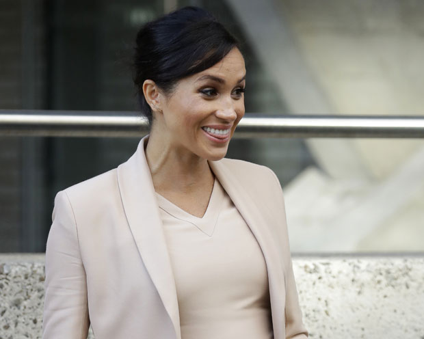 Нова узбуна на британском двору: Меган Маркл отпутовала у Канаду, без Харија