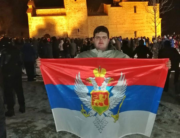 Кунем ти се у Острог да нам нећеш отети ђедовину: Младић из Берана очитао буквицу Милу Ђукановићу