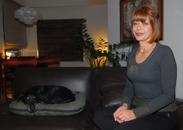 Брат затекао Неду Арнерић мртву за трпезаријским столом: Морао да обије врата јер се није јављала