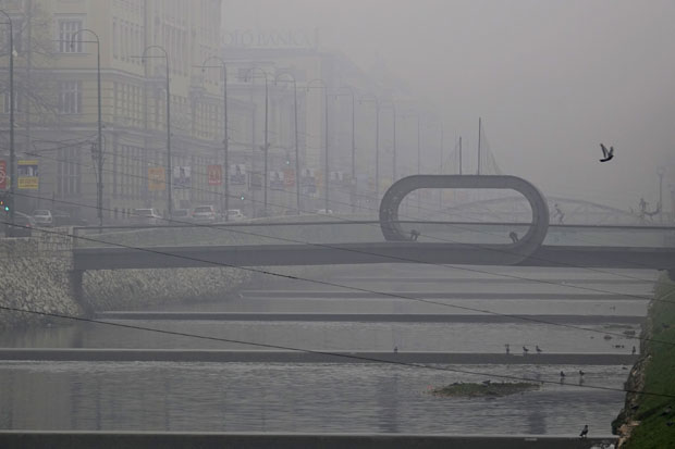 Због загађења ваздуха у Сарајеву проглашен степен упозорења Узбуна