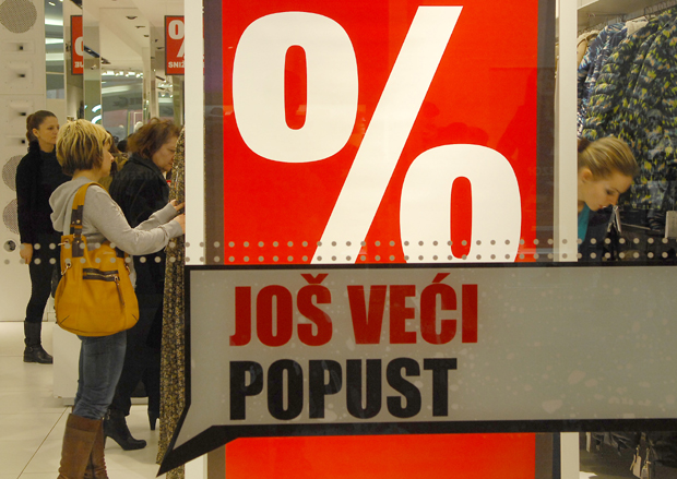 Откривамо: Које све трикове користе продавци да вас ПРЕВАРЕ на сезонским снижењима