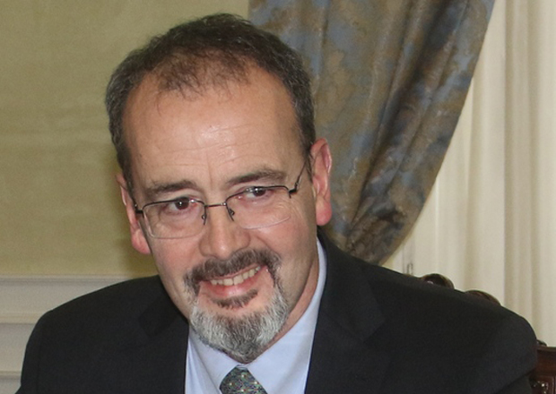 Амерички амбасадор спремио недељни ручак: За роштиљ сам прави стручњак, пребранац правим први пут (ФОТО)