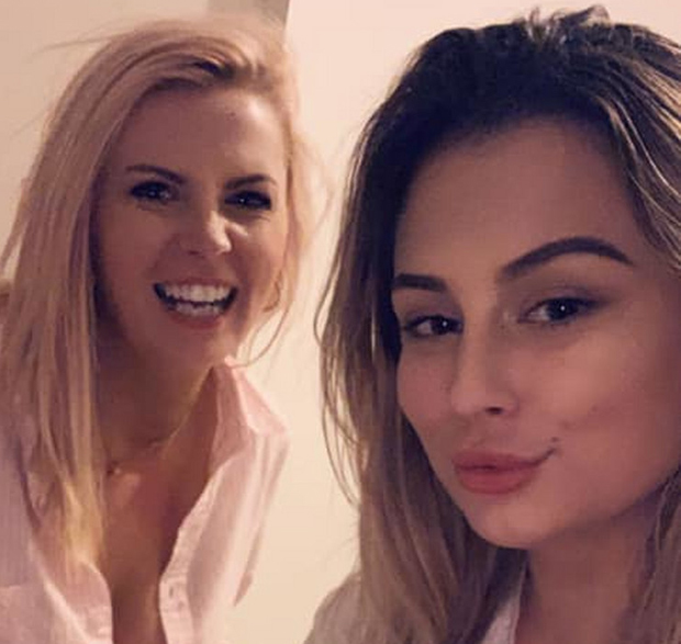 Постала сам бака са 33, али ми нико не верује, људи мисле да ми је ћерка СЕСТРА (ФОТО)