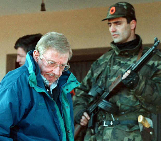 Вокер на месту свог злочина: Креатор лажи о масакру у Рачку, на позив Пацолија, стигао у Приштину