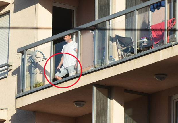 Наоружан претио супрузи, па комшијама, рекао да ће да скочи са терасе: Бивши полицајац признао кривицу, не сме да приђе жени две године