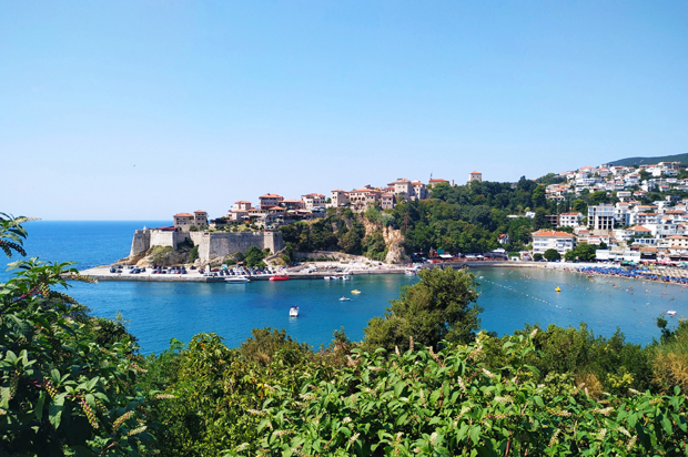 Скендербег стиже у Црну Гору: У Улцињу се подиже реплика споменика у Тирани