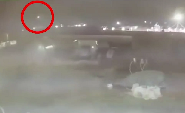 Нови снимак обарања авиона у Ирану: Полећу две ракете, па буктиња пада са неба (ВИДЕО)