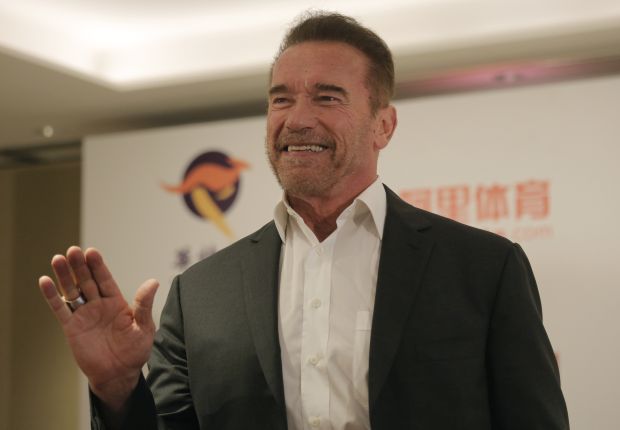 Он је прави цар: Шварценегер за столом у најслађем друштву, пратиоци одушевљени (ФОТО)