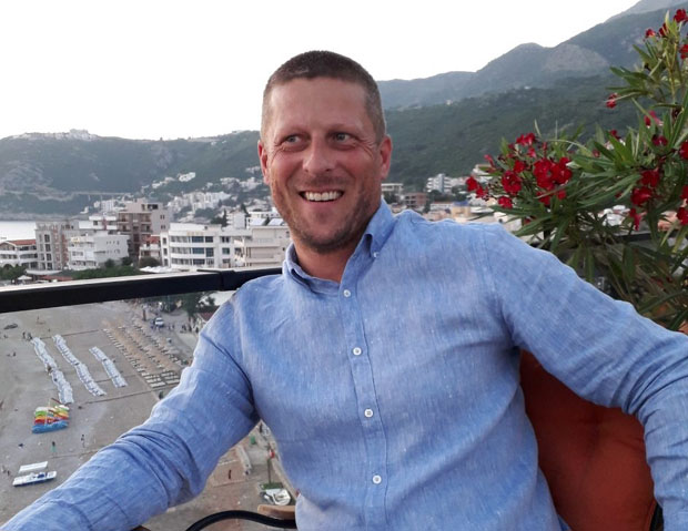 “За нас је важно да је прича добила срећан крај”: Ово су поштени, али скромни радници Поште који су открили врећу пара 