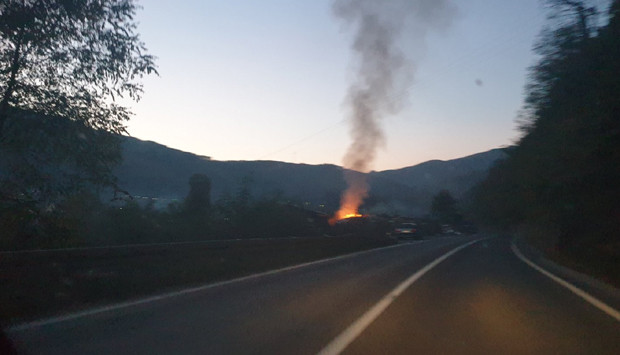 ГОРИ ДЕПОНИЈА: Ватрена стихија по четврти пут гута ђубриште (ВИДЕО)