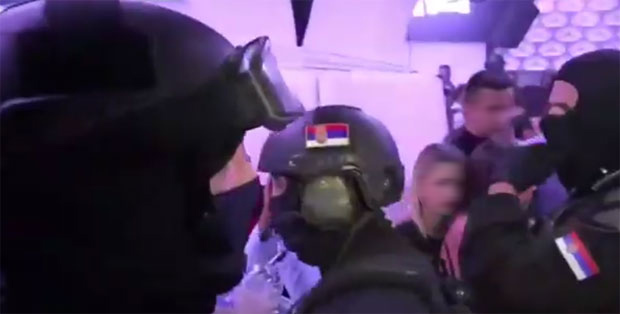 Радници обезбеђења брутално претукли младиће у ноћном клубу: Упала рација у локал, пронађена дрога (ВИДЕО)