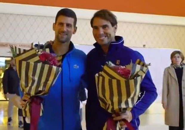 СВЕ ЈЕ СПРЕМНО ЗА ЕГЗИБИЦИЈУ: Казахстанци дочекали Новака и Рафу (ВИДЕО)