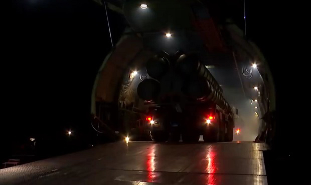 ПОГЛЕДАЈТЕ: Ево како је С-400 транспортован у Србију (ВИДЕО)