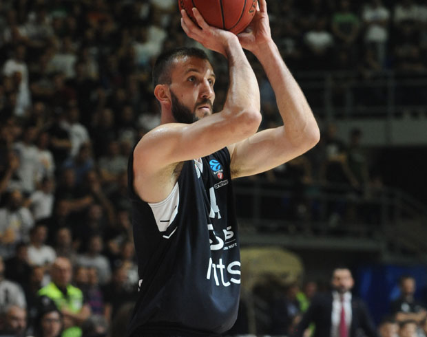 САМО ЦРНО-БЕЛИ САВРШЕНИ: Партизан бриљира у Еврокупу