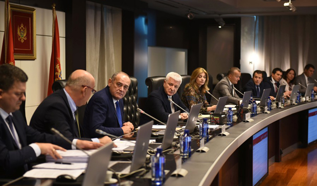 ДРЖАВНИ ПОСАО САМО ИЗУЗЕТНО: Примање службеника стопирано до марта 2020. године