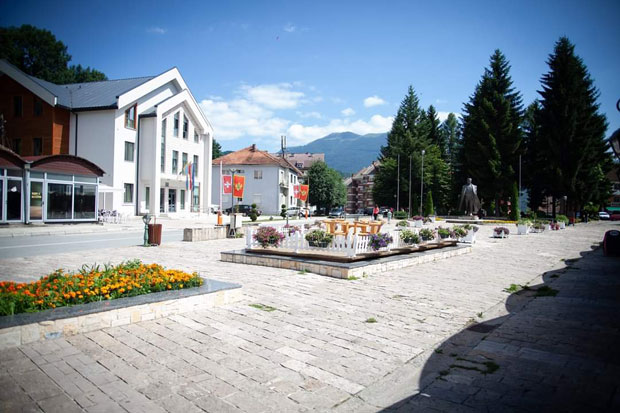 Бесплатни пиво и храна на Октобар фесту у Мојковцу
