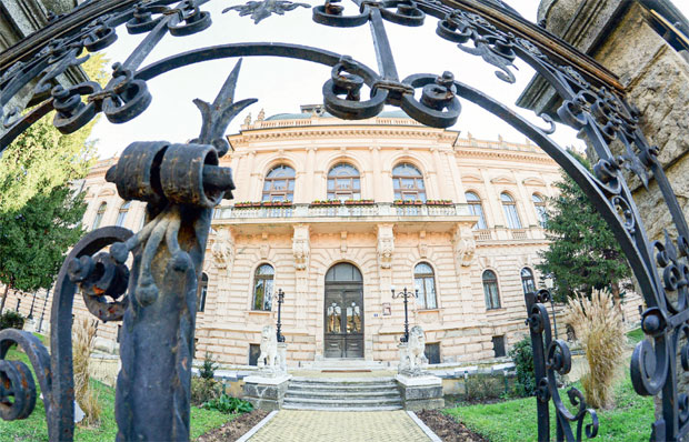 Преко цркве ломили дух народа