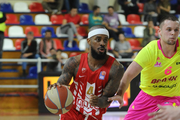 ЗВЕЗДА ПРЕКИНУЛА ЦРНУ СЕРИЈУ: Црвено-бели после четири узастопна пораза победили Мегу у Железнику 