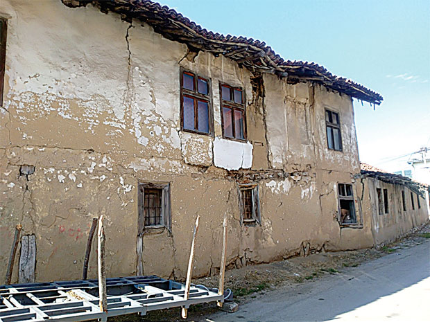 БЕЛА МАЧКА ЧЕКА НОВЕ ПОСЕТИОЦЕ: Пироћанци обнављају чувено здање