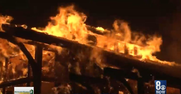 ВАТРА УГРОЗИЛА КУЋЕ ВРЕДНЕ МИЛИОНЕ: Леброн Џејмс у привременом смештају