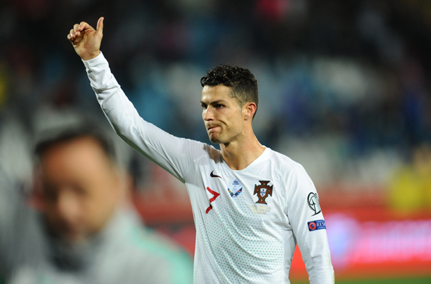 РОНАЛДО ОДУШЕВИО СВЕТ: Кристијано послао поклон фудбалеркама Португалије уз посебну посвету