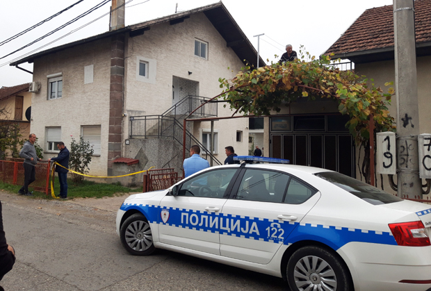 Нови детаљи експлозије у Бањалуци: Бачена бомба пред кућу бившег затворског чувара као опомена због дугова?