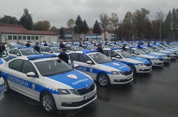 МУП Српске представио нових 100 возила