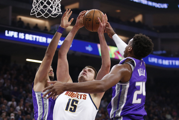 У САКРАМЕНТУ ВЕЋ ЗВИЖДУЦИ: Јокићу и Денверу српски дерби против Кингса