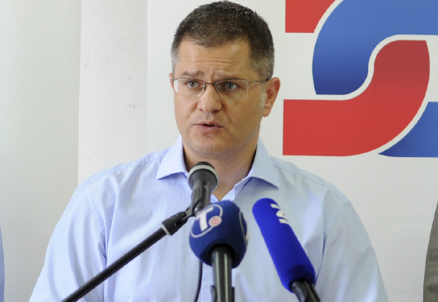 После Бајаге, и Аца Лукас на удару, запретио му Вук Јеремић: Горећеш у паклу