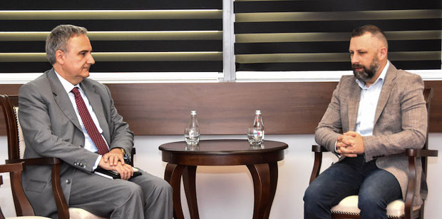 Далибор Јевтић са италијанским дипломатом у Приштини: Подршка наставку дијалога