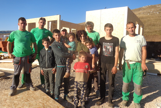 Породица Јелић са Пештера дочекала светло