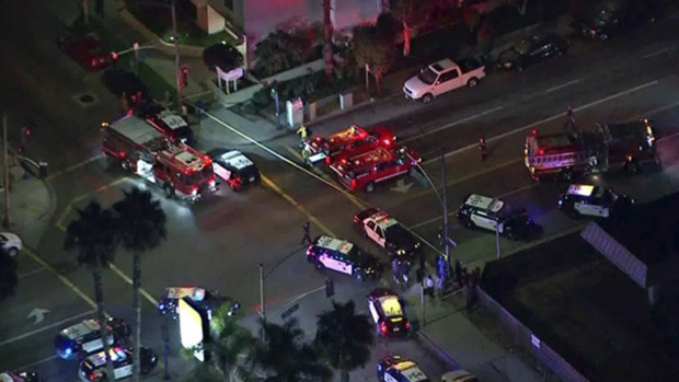 КРВАВА ЖУРКА ЗА НОЋ ВЕШТИЦА: У масовној пуцњави у Лос Анђелесу најмање троје мртвих