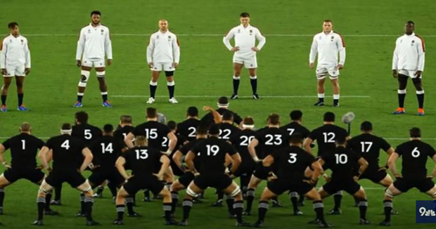 КАКВО НЕРАЗУМЕВАЊЕ: Рагби федерација казнила Енглеску због непоштовања хаке, Новозеланђанима је понашање ривала на месту (ВИДЕО)
