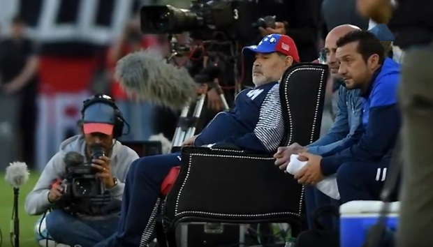 ЕУФОРИЈА У РОСАРИЈУ, ТРОН ЗА ЕЛ ПИБА: Ни краљеве више не дочекују, као што су дочекали Марадону (ВИДЕО)