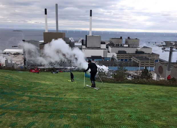 Несвакидашње скијалиште у Копенхагену: Стаза на врху зграде у којој се прерађује отпад (ВИДЕО)