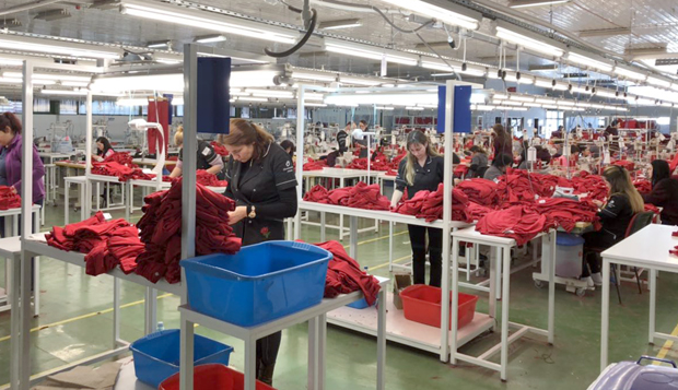 Засто одоше Турци? Радници затворене фабрике конфекције тугују и кривицу сваљују на српске шефове и вође смена