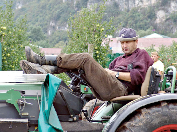 Узму неплаћено, па за месец зараде три овдашње плате