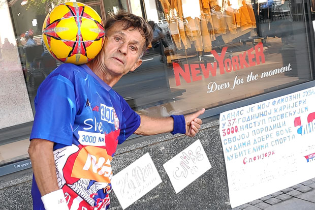 Док сам жив, овако ћу: Зрењанинац у осмој деценији жонглира за Гиниса