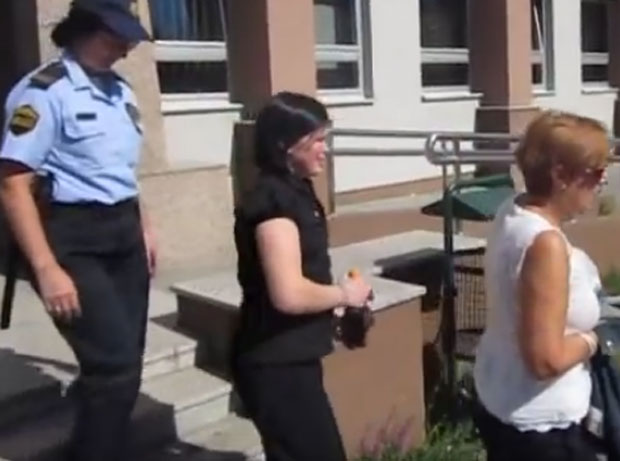 Девојчица из Немачке живела као роб у БиХ, изгладњивали је и тукли, терали да ради тешке послове: Расписана потерница за злостављачицом Бетине Сигнер