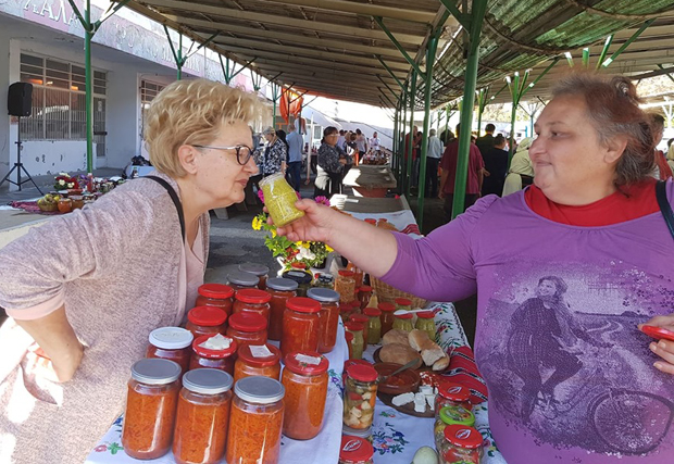 Од паприке направе и сладолед: Домаћице са југа Србије откривају тајне егзотичне зимнице 